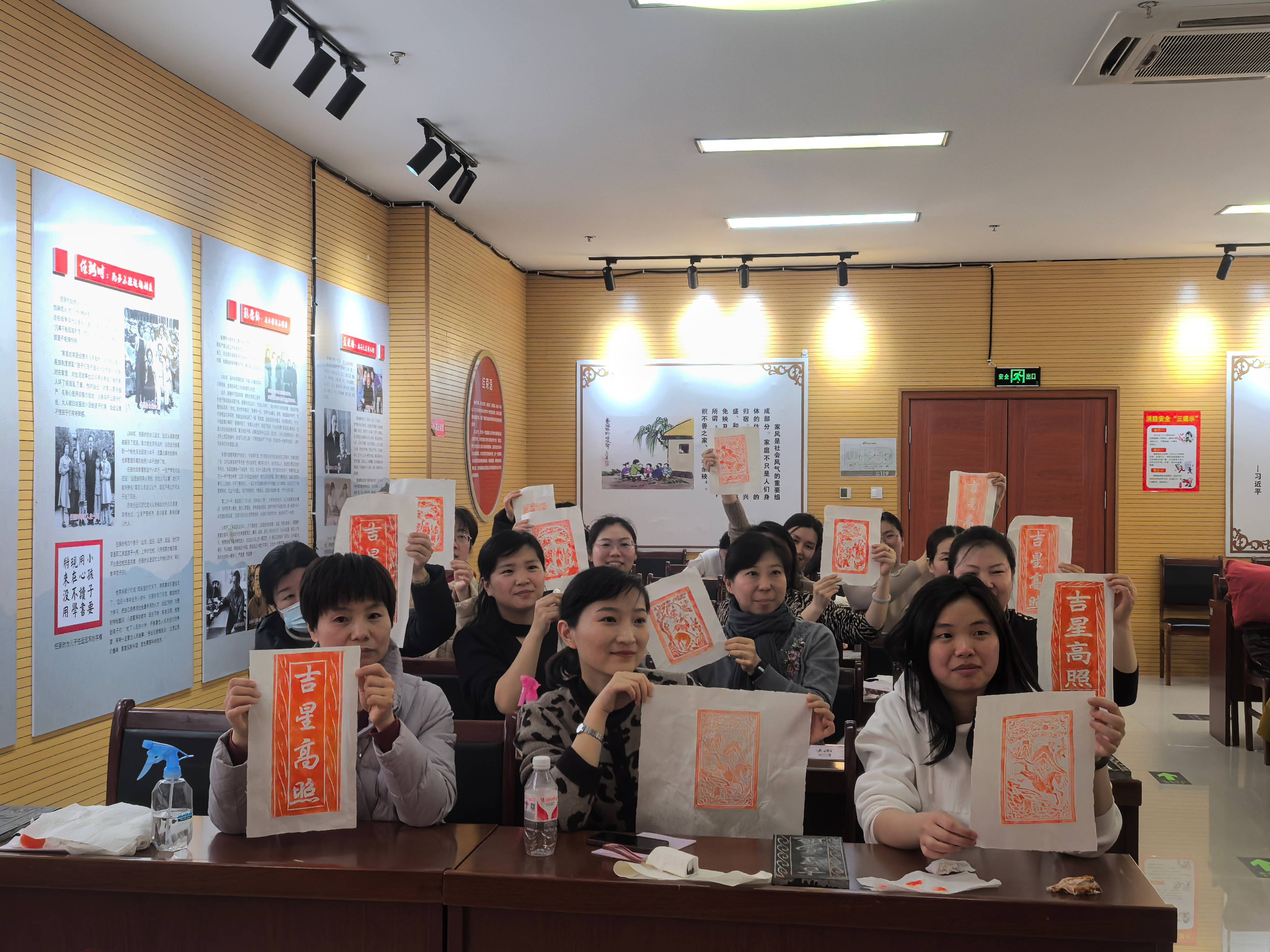 巨野县博物馆开展“芳华共拓·非遗传承” 三八妇女节主题活动 参观报道 第5张