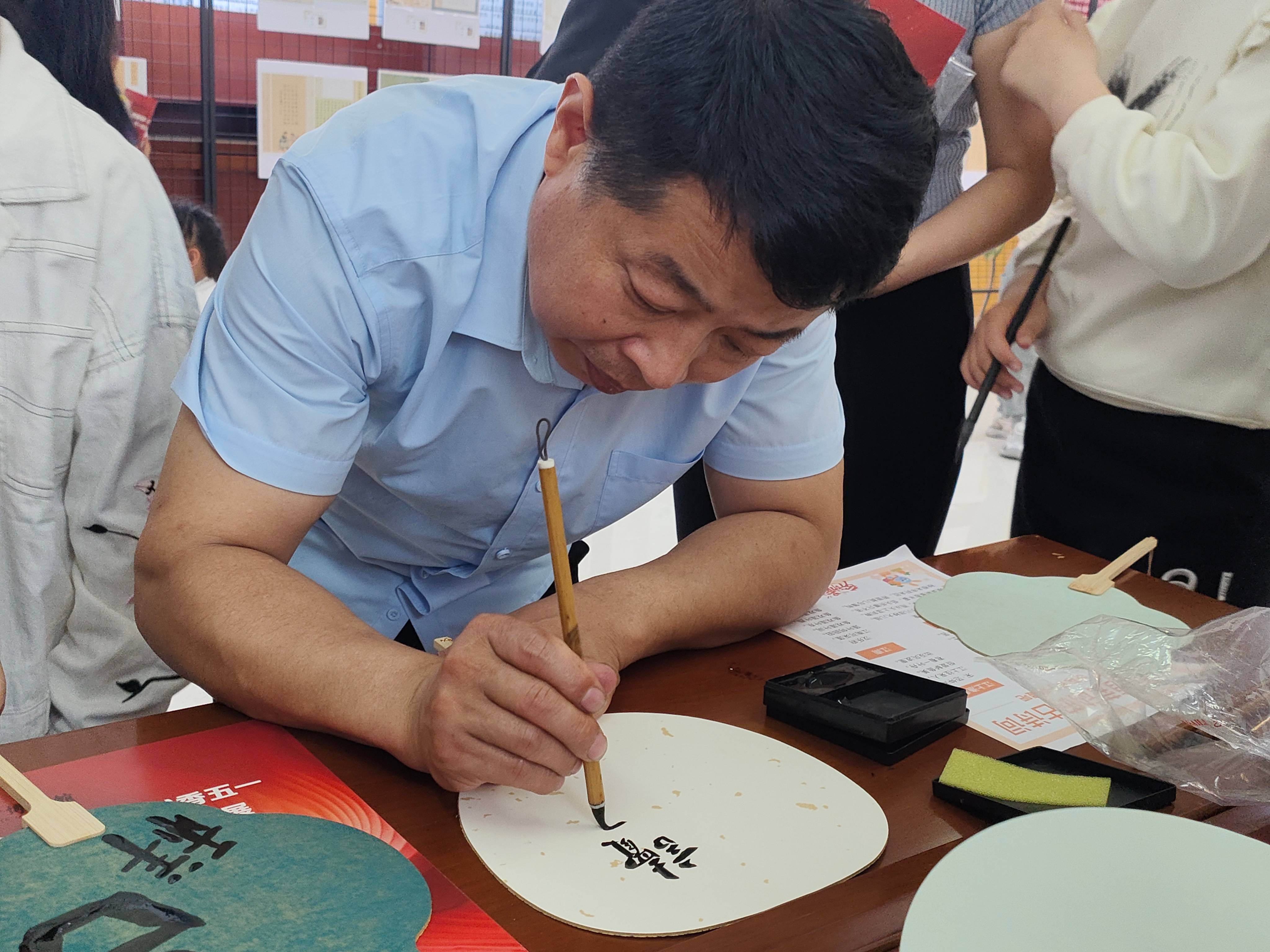 “墨韵巨野 书香五一”五一假期研学活动 参观报道 第3张