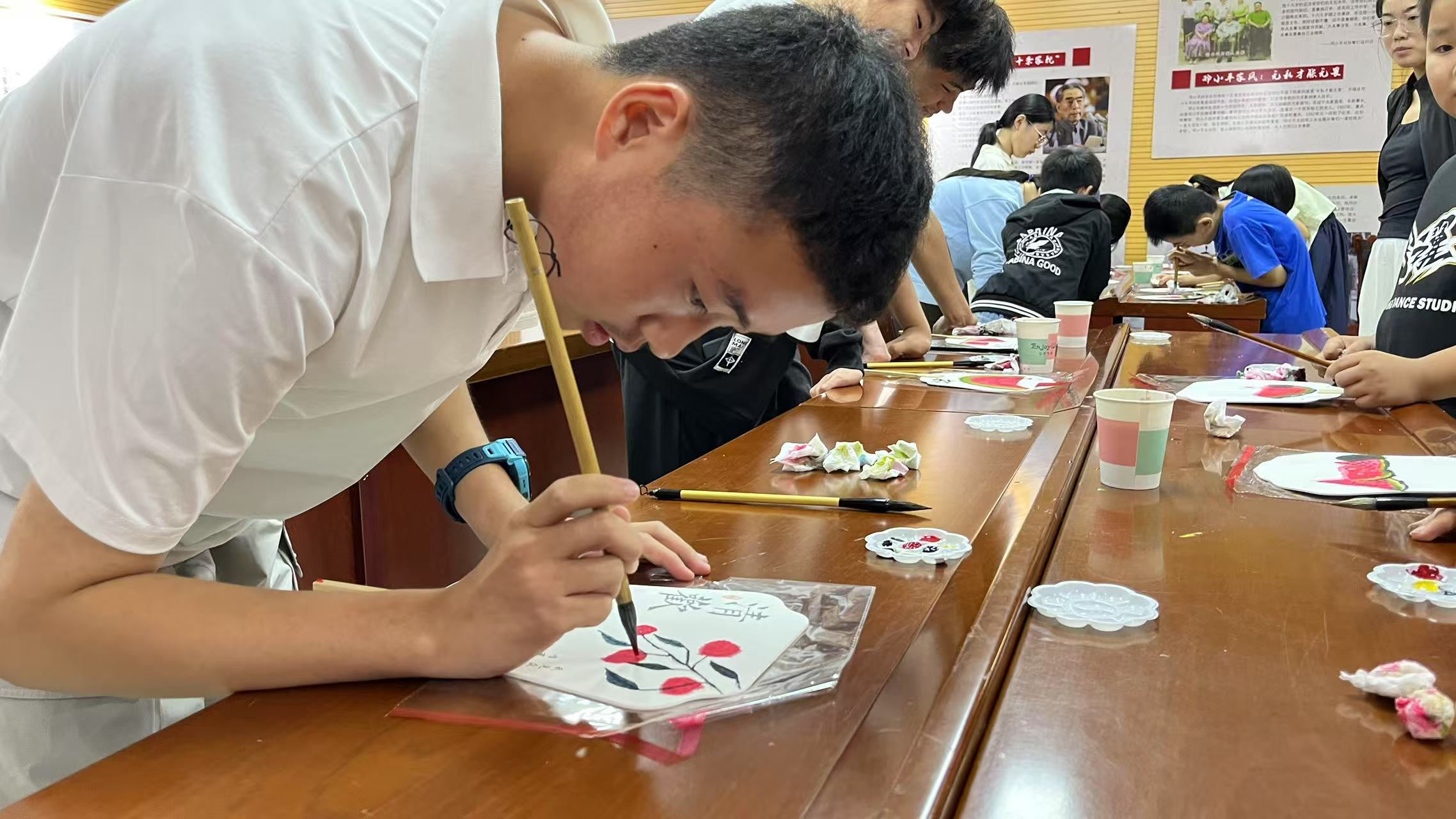 笔墨绘扇韵 研学传雅风——巨野县博物馆扇子写意画活动圆满落幕 主题活动 第4张