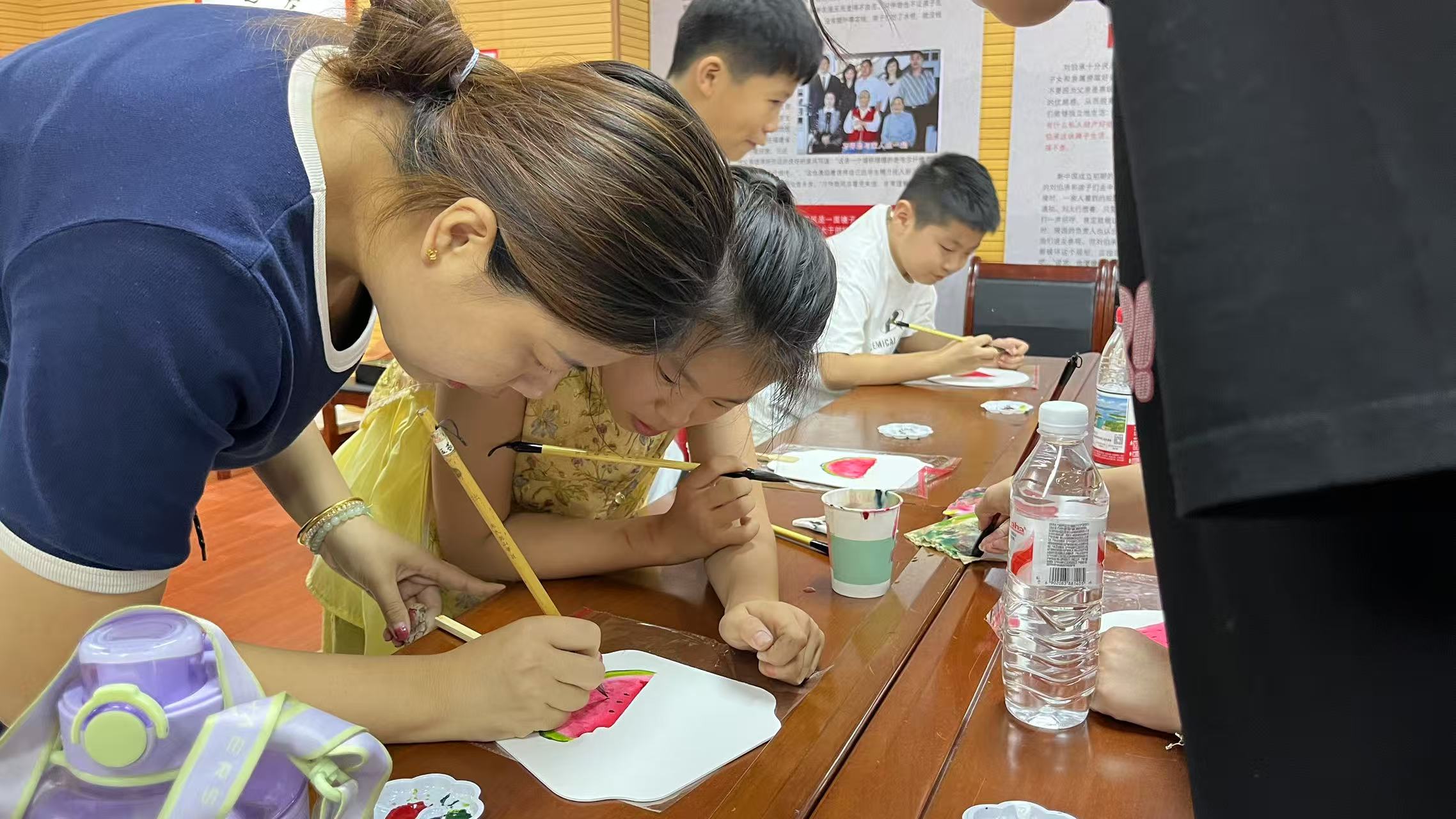 笔墨绘扇韵 研学传雅风——巨野县博物馆扇子写意画活动圆满落幕 主题活动 第3张