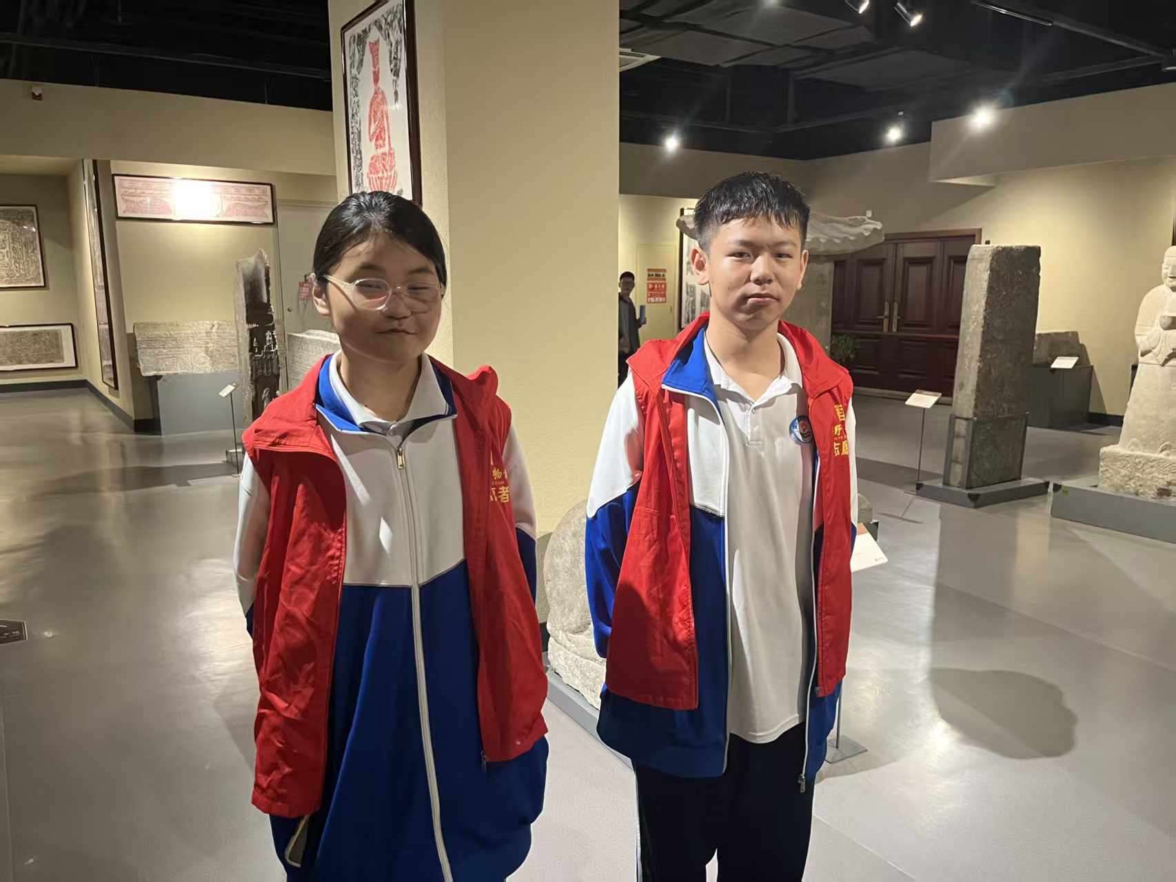 青春力量点亮博物馆！万福路中学志愿者团队暖心服务 主题活动 第3张