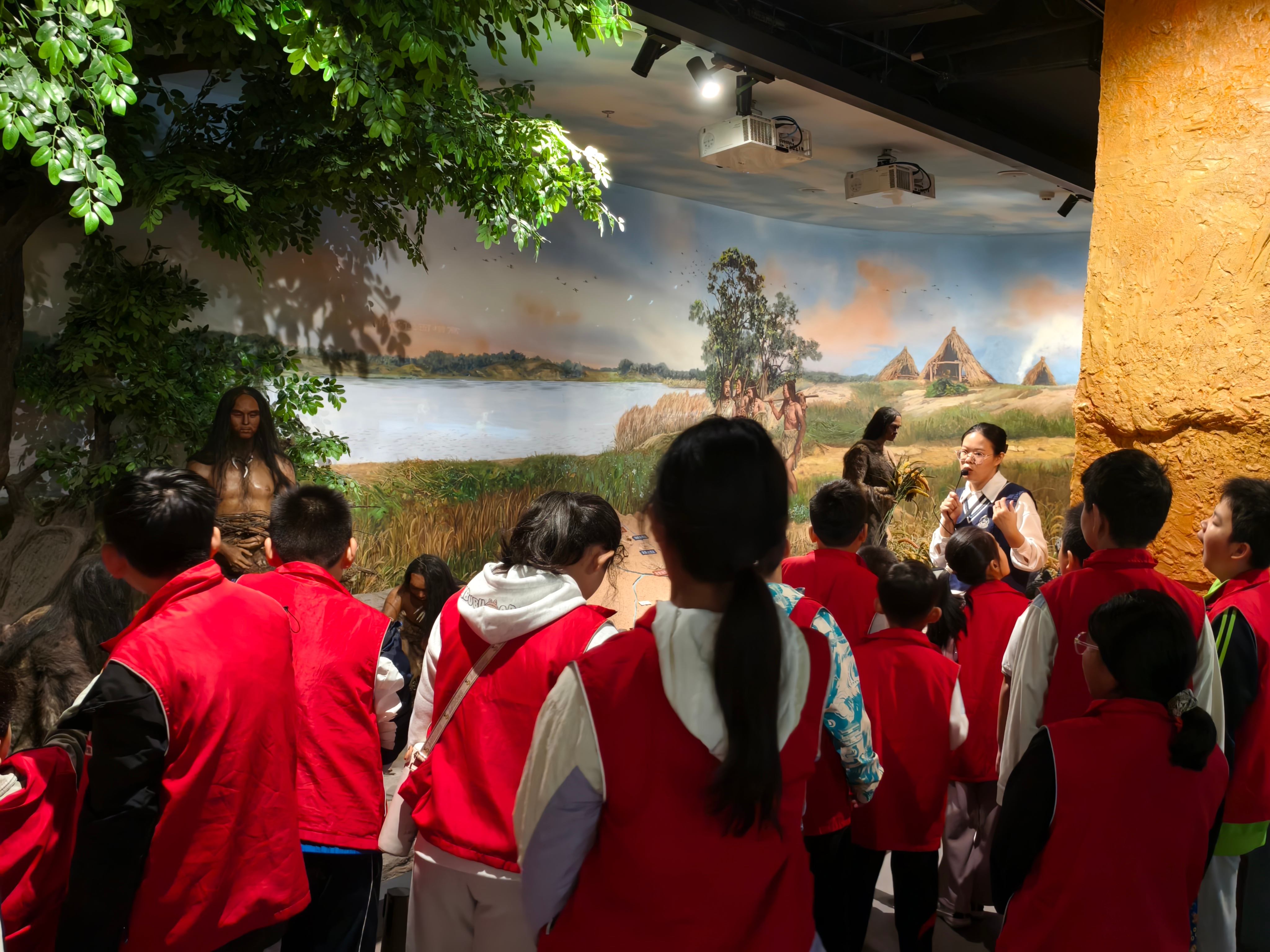 【我们的节日·中秋】月满中秋，文脉传承！新华书店学子走进巨野县博物馆解锁研学新体验   主题活动 第2张