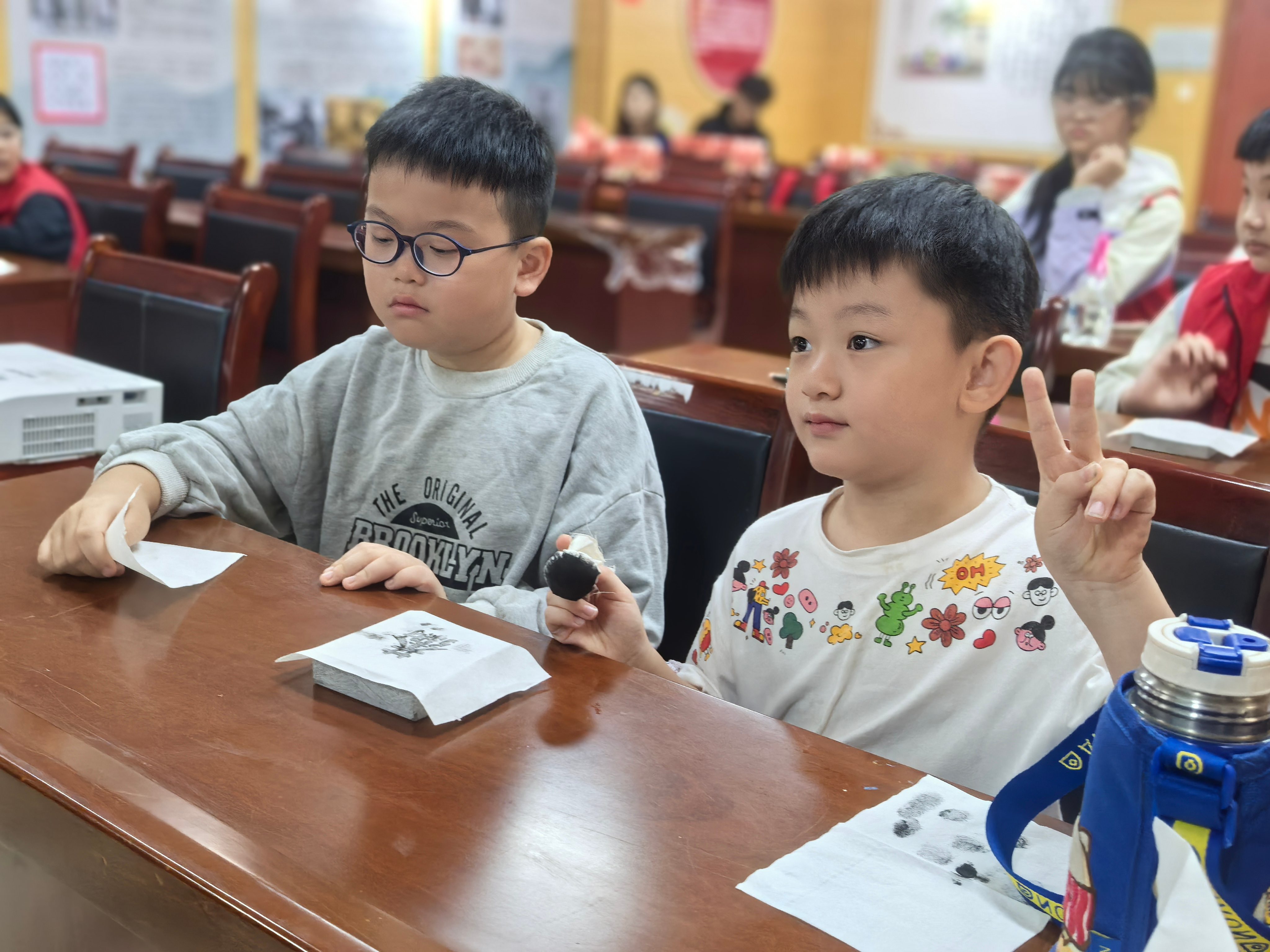 【我们的节日·中秋】月满中秋，文脉传承！新华书店学子走进巨野县博物馆解锁研学新体验   主题活动 第6张