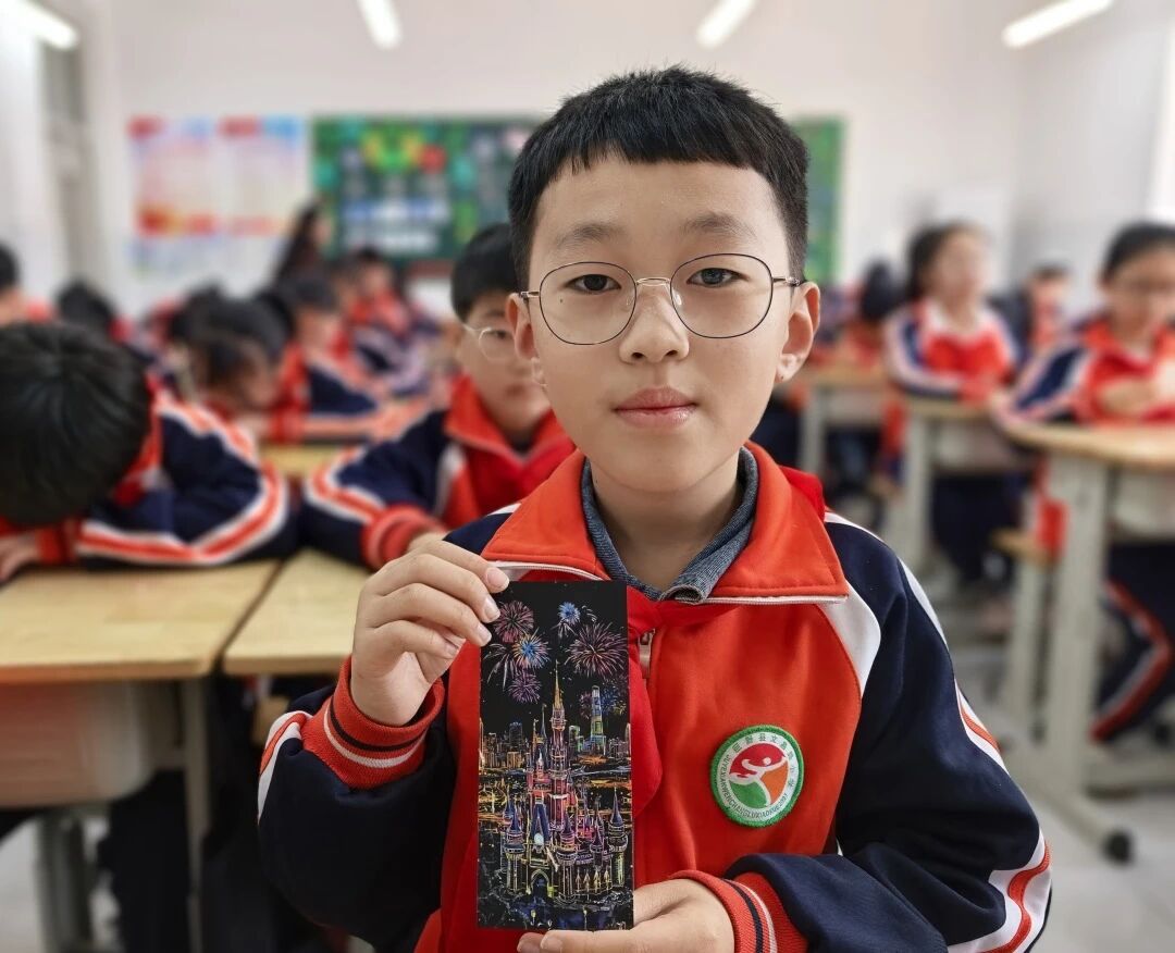 “刮绘光影·复刻瑰宝”巨野县博物馆走进文昌路小学开展主题研学活动 巨博新闻 第4张