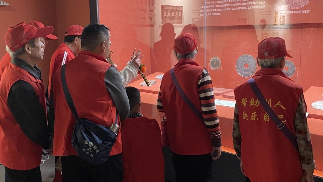 “银龄乐享·文化惠民”：巨野博物馆开展老年观众专场参观活动          巨博新闻 第3张