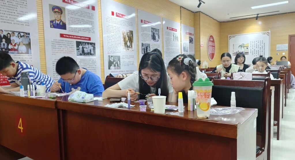 儿童友好 亲子研学｜大手牵小手，非遗“掐”出美好时光！ 巨博新闻 第2张