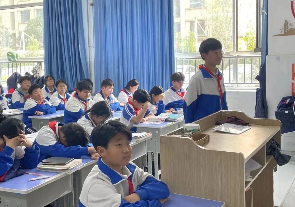 微信图片_2026-07-16_095925_766.jpg “5.18”系列活动(一)|馆校联动传薪火,文博溯源育新苗——巨野县博物馆走进万福路中学讲授博物馆发展史 巨博新闻 第3张 “5.18”系列活动(一)|馆校联动传薪火,文博溯源育新苗——巨野县博物馆走进万福路中学讲授博物馆发展史 巨博新闻 第3张